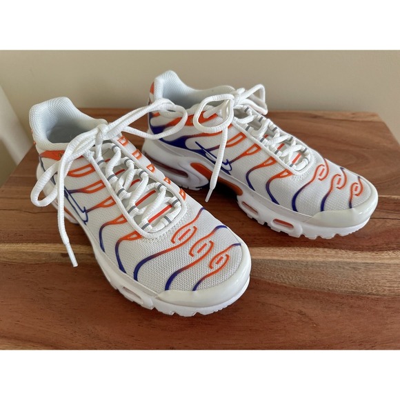 Nike womens Air Max Plus Size 5.5 New